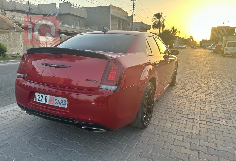 كرايسلر 300
